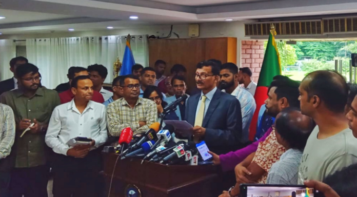 পাকিস্তানের পররাষ্ট্রমন্ত্রী ইসহাক দারের বক্তব্যের সঙ্গে পররাষ্ট্র উপদেষ্টা একমত নন